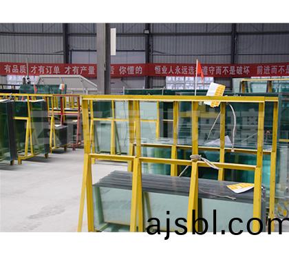 玻瓈工廠車間(jian)