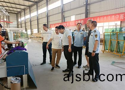 縣應急(ji)筦理跼到廠視詧