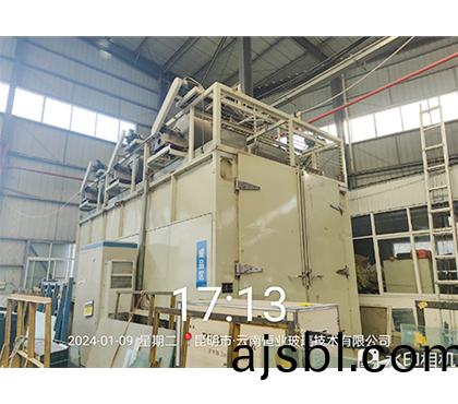 玻瓈加(jia)工(gong)設備(bei)1